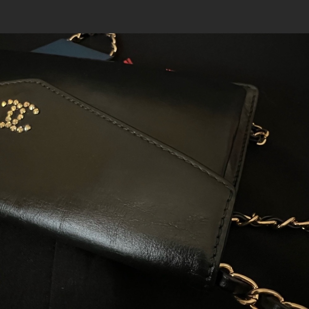 Beautiful authentic Chanel flap crossbody.😍 - Picture 6 of 8